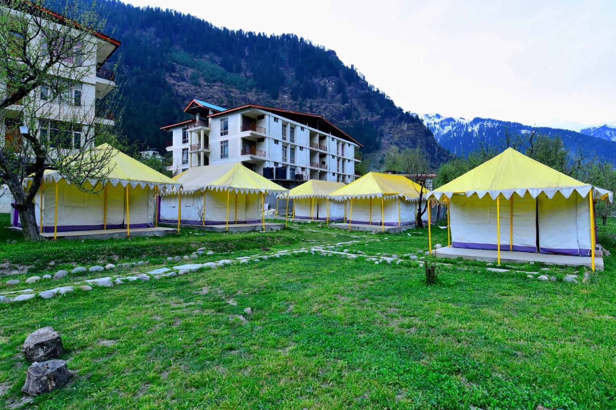 O Retro Valley Hotel